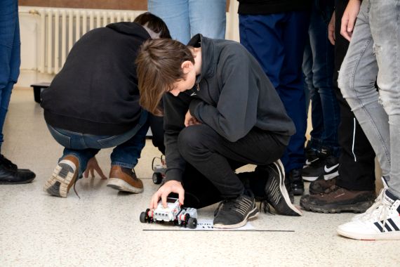 PC_ák, S-ROBOT a Elektronika i jinak - Revoluce v pohybu 5-2