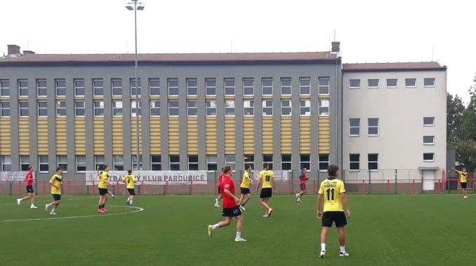 Regionální šampionát škol okresu Pardubice - turnaj ve fotbale 1-2