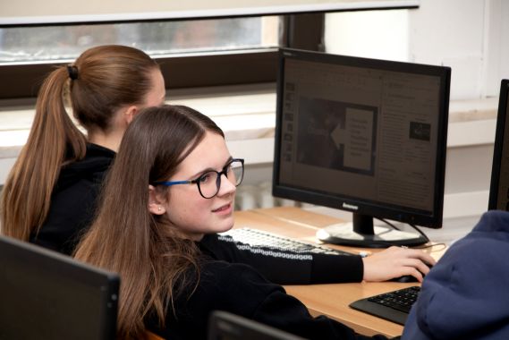 Soutěže PC_ák, S-ROBOT a Elektronika i jinak 1-1