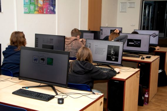 Soutěže PC_ák, S-ROBOT a Elektronika i jinak 1-3