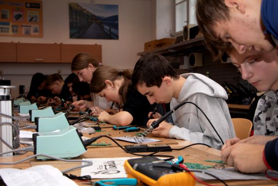 Soutěže PC_ák, S-ROBOT a Elektronika i jinak 4-2