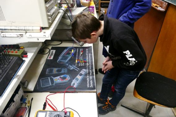 Praktická elektronika 2025 3-1