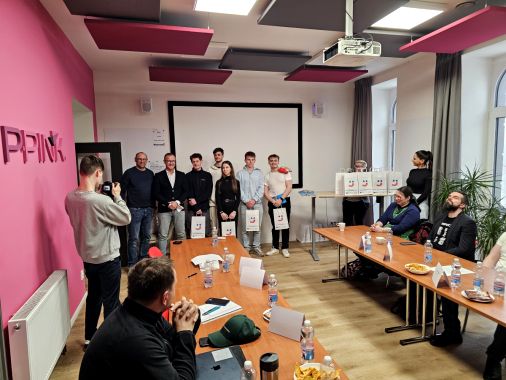Úspěch našich žáků na soutěži Ideathon 2025 1-1