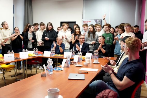 Úspěch našich žáků na soutěži Ideathon 2025 2-1
