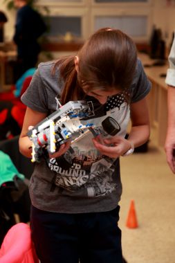 PCák, S-ROBOT a Elektronika i jinak aneb soutěžní den na SPŠE Pardubice 8-1