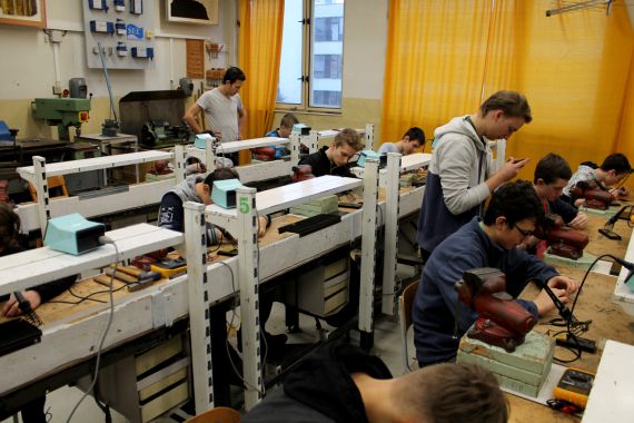 Praktická elektronika 2018 1-3