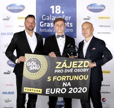 Ondra Slavík dal "Nejkrásnější gól za rok 2019" 1-1