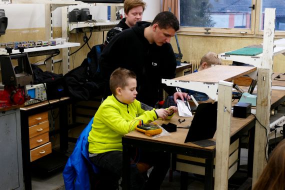 Praktická elektronika 2020 2-4