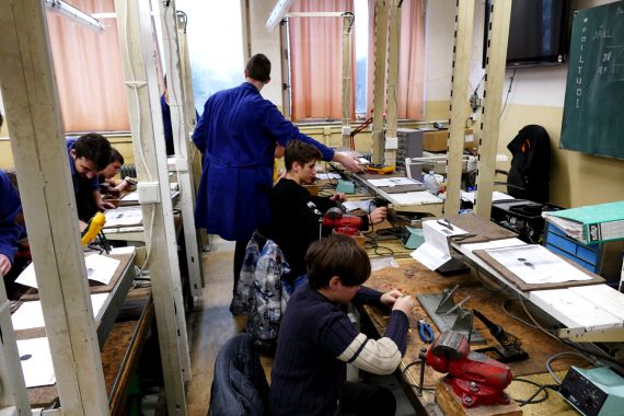 Praktická elektronika 2020 3-3