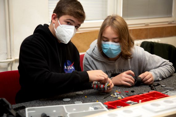 PC_ák, S-ROBOT a Elektronika i jinak - 70 let vývoje elektrotechniky 3-2